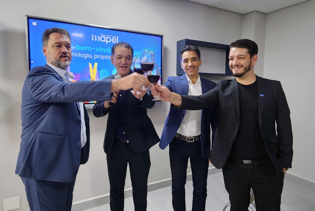 Mapel Inauguraçaõ SP brinde Giovanni Pimenta e diretores